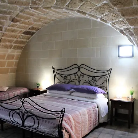 Bed and Breakfast White 2*