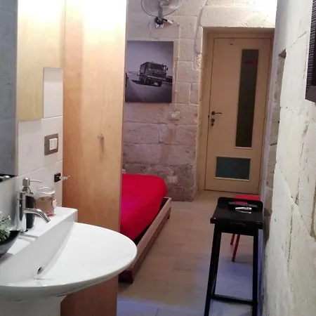Bed and Breakfast White 2*