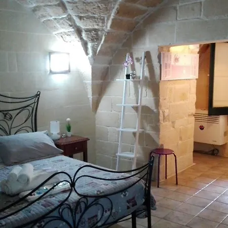 Bed and Breakfast White 2*
