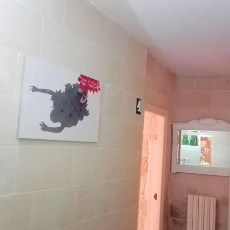 White Bed and Breakfast Λέτσε