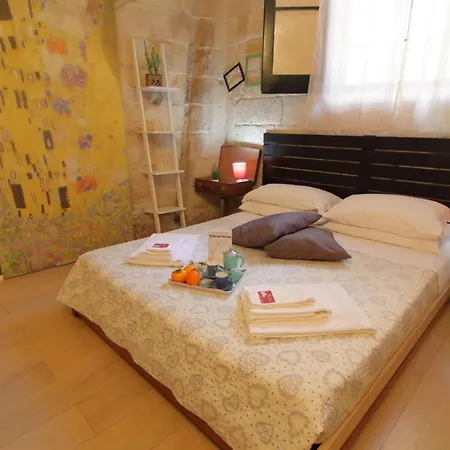 Bed and Breakfast White